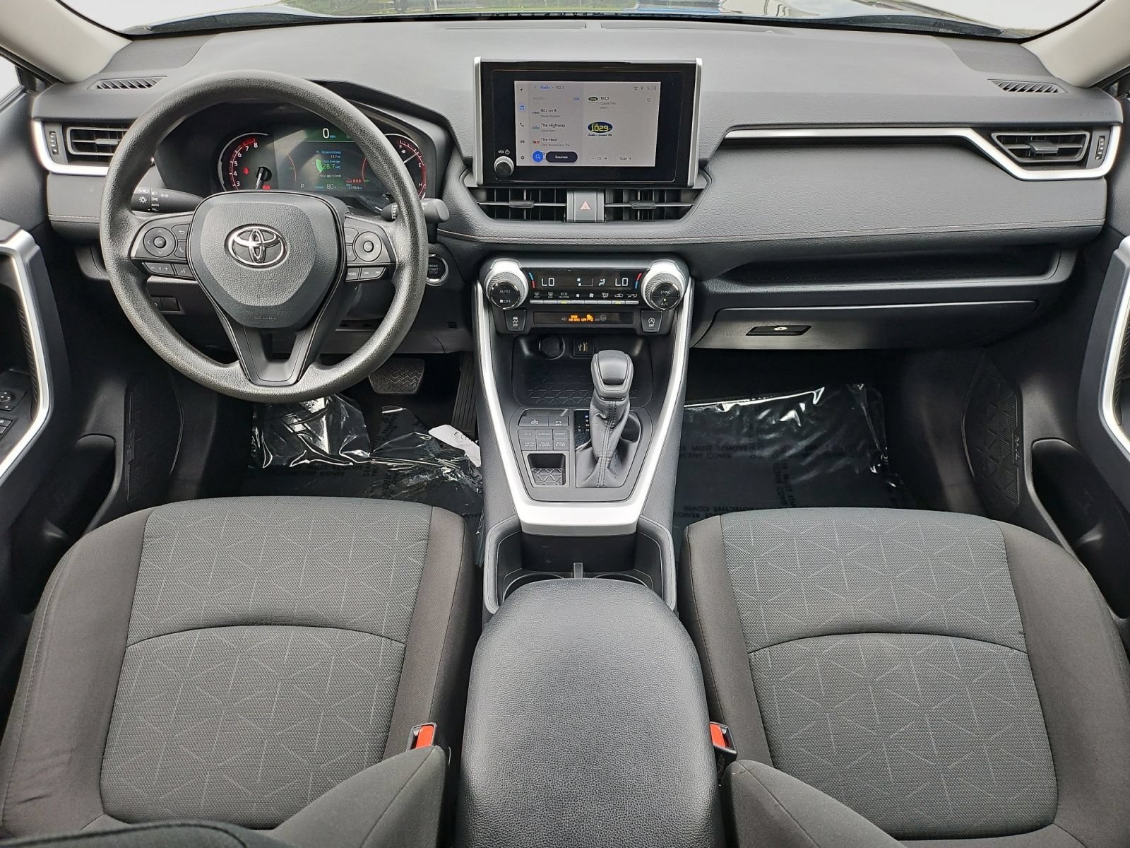 Used 2025 Toyota RAV4 XLE AWD/4WD image 16