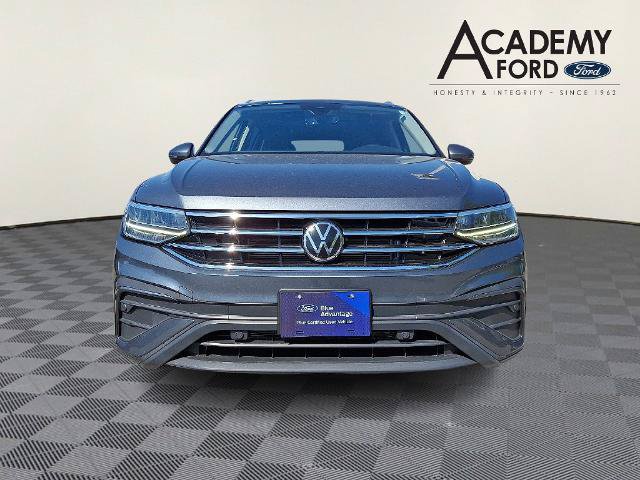 Used 2022 Volkswagen Tiguan SE AWD/4WD image 2