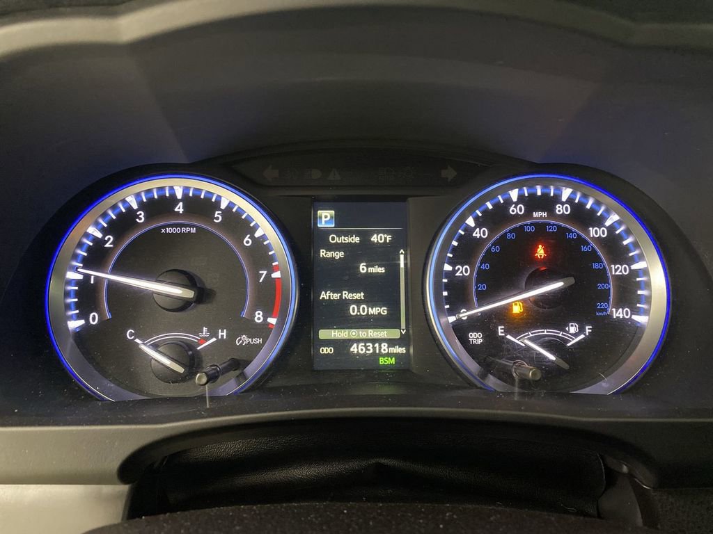 Used 2019 Toyota Highlander XLE FWD image 18