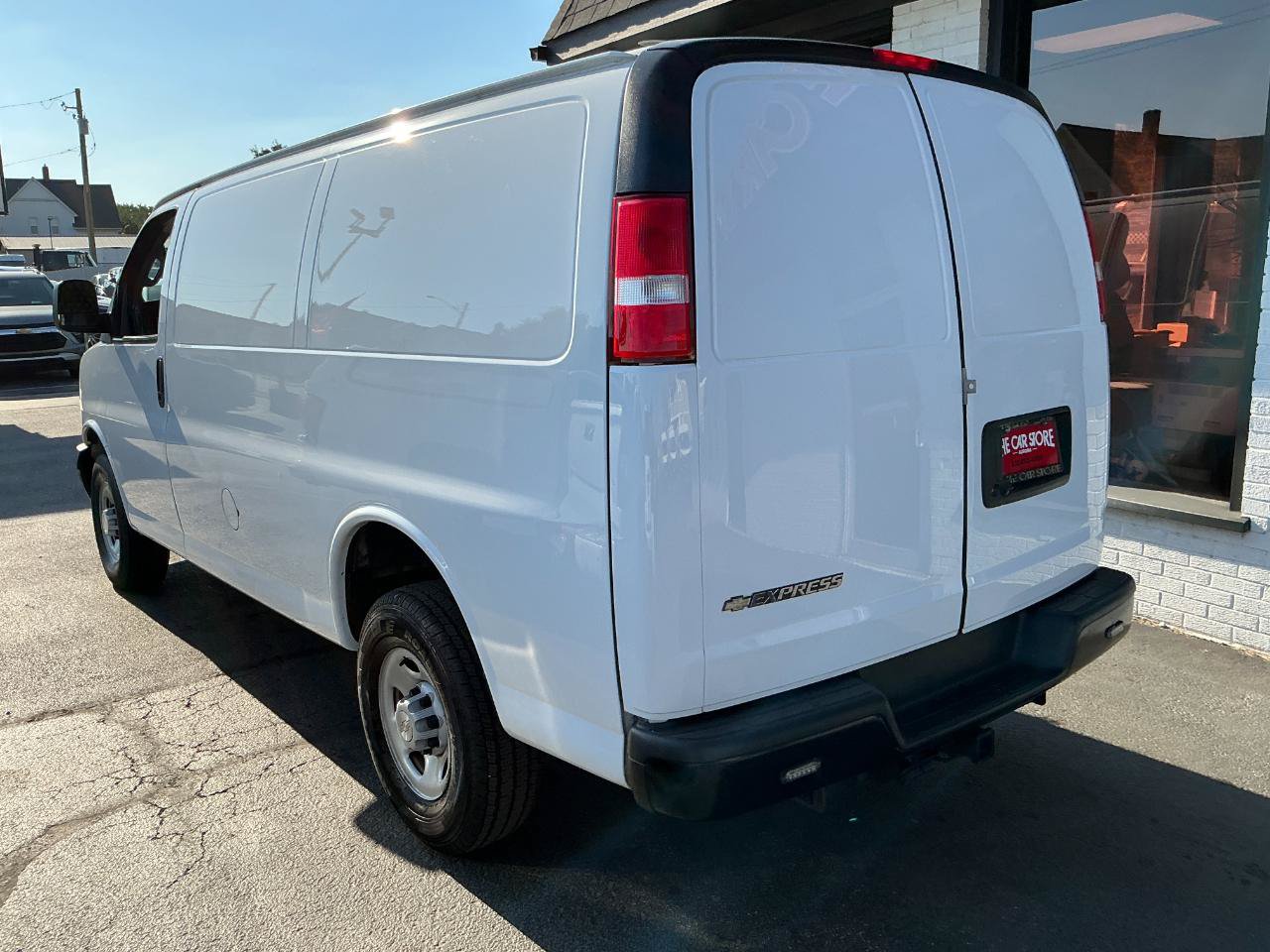 Used 2023 Chevrolet Express 2500 RWD image 5