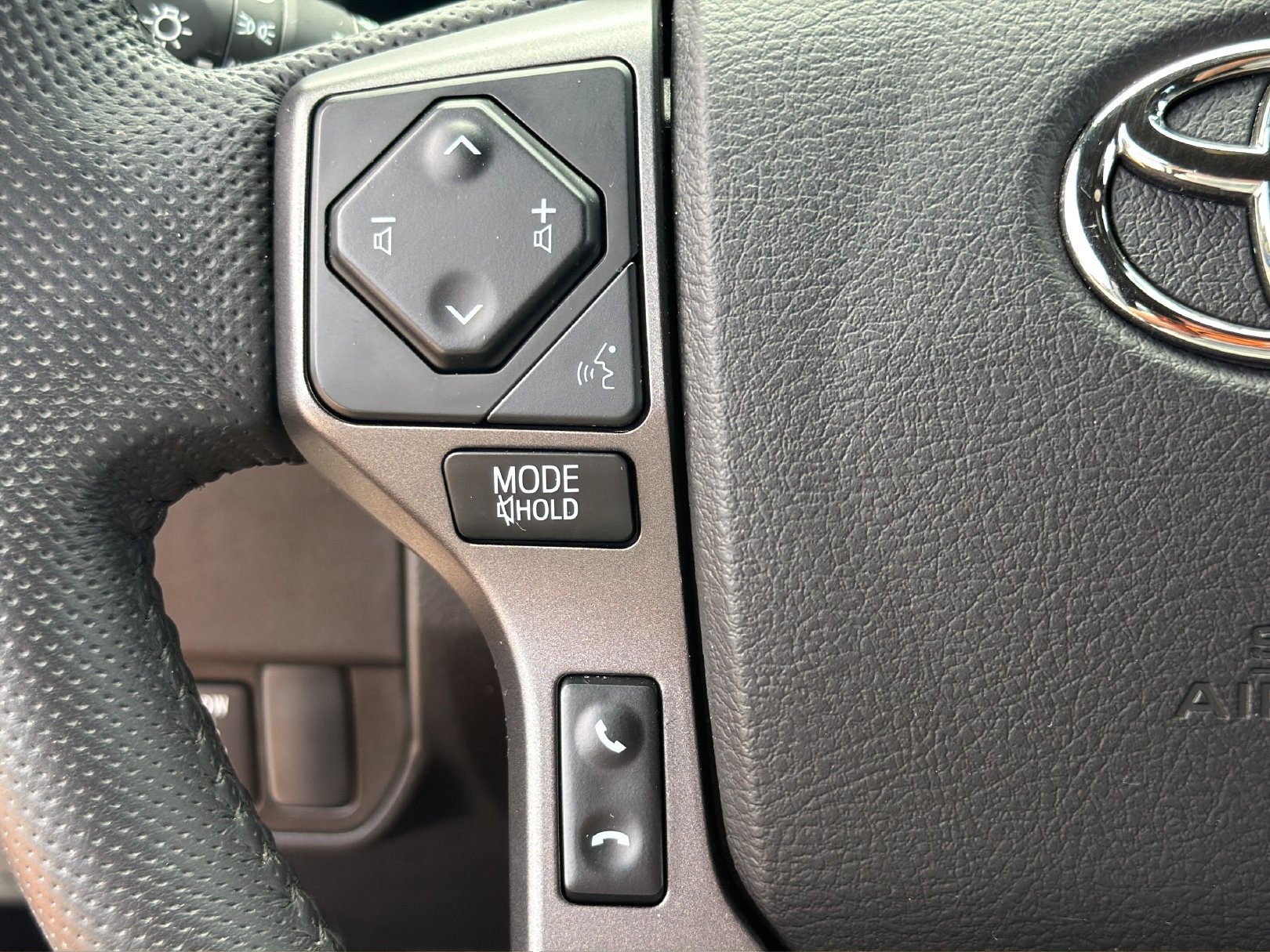 Used 2022 Toyota Tacoma TRD Sport w/ Technology Package RWD image 22