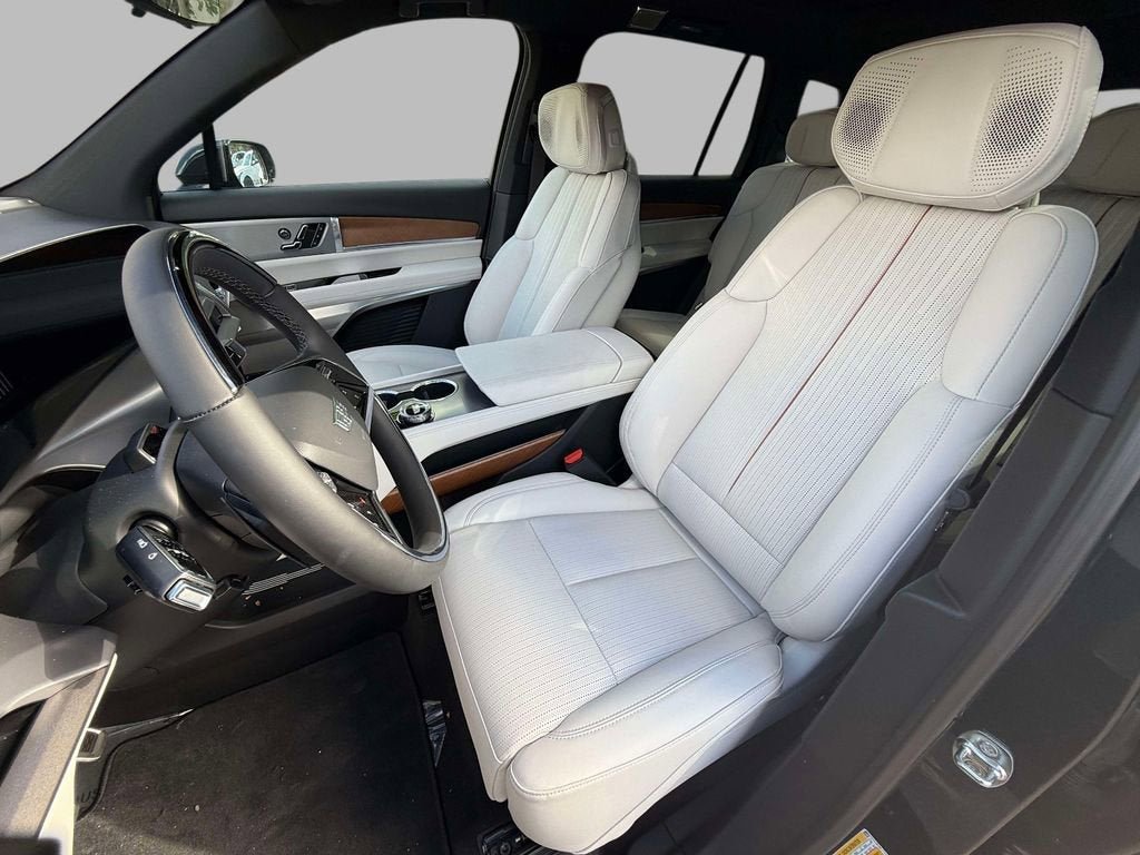 New 2026 Cadillac Vistiq Luxury AWD/4WD image 2