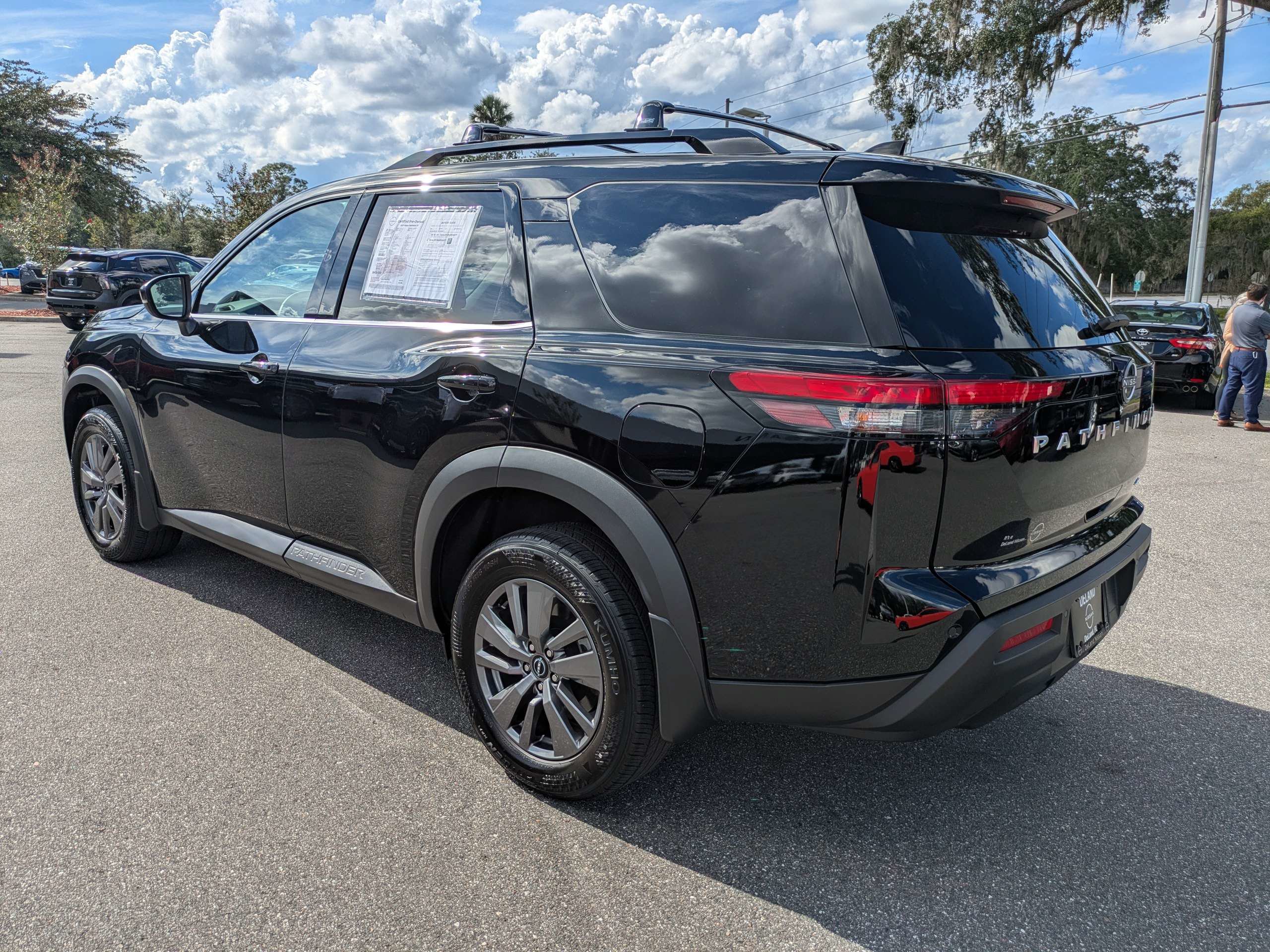 Certified 2025 Nissan Pathfinder SV AWD/4WD image 6