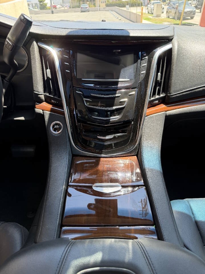 Used 2018 Cadillac Escalade ESV Luxury RWD image 6