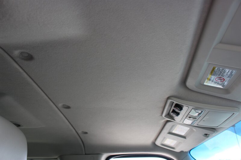 Used 2015 Nissan NV 3500 SL w/ Technology Package RWD image 29