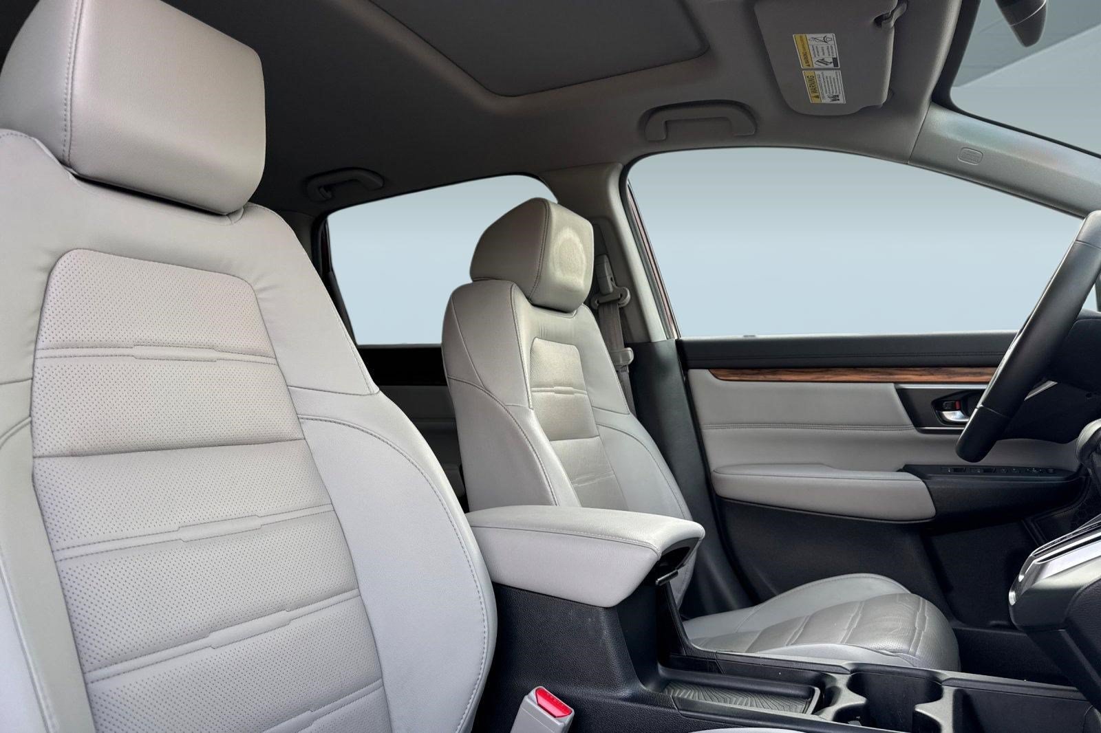 Used 2017 Honda CR-V Touring image 29