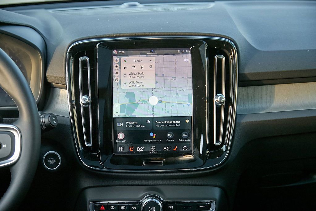 New 2026 Volvo XC40 B5 Plus w/ Protection Package Premier image 24