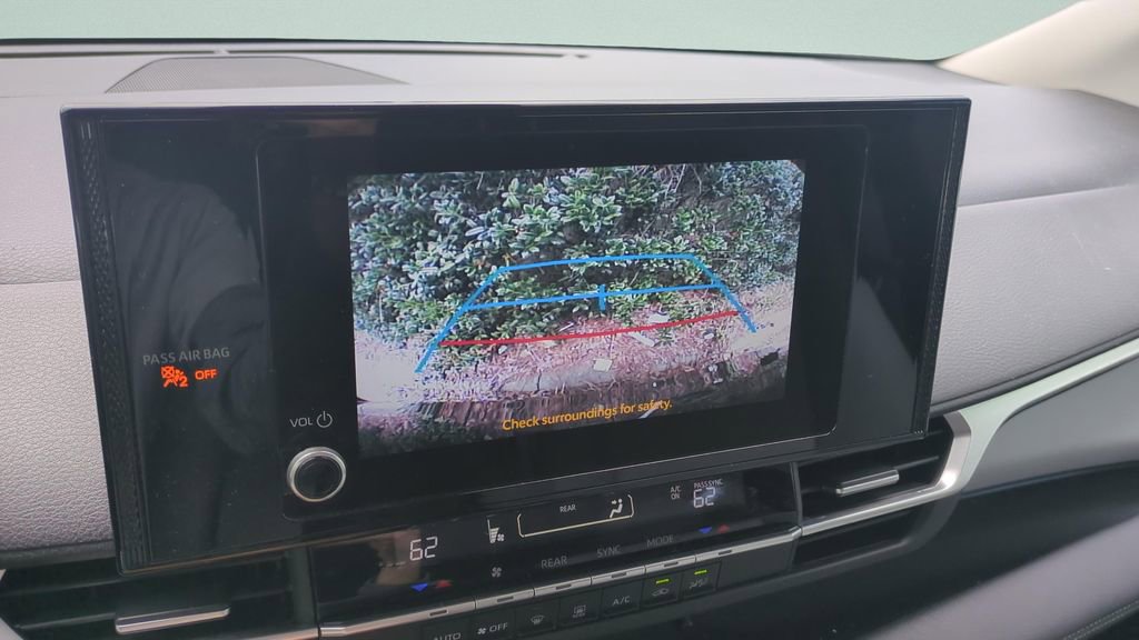 Certified 2025 Toyota Sienna LE image 14