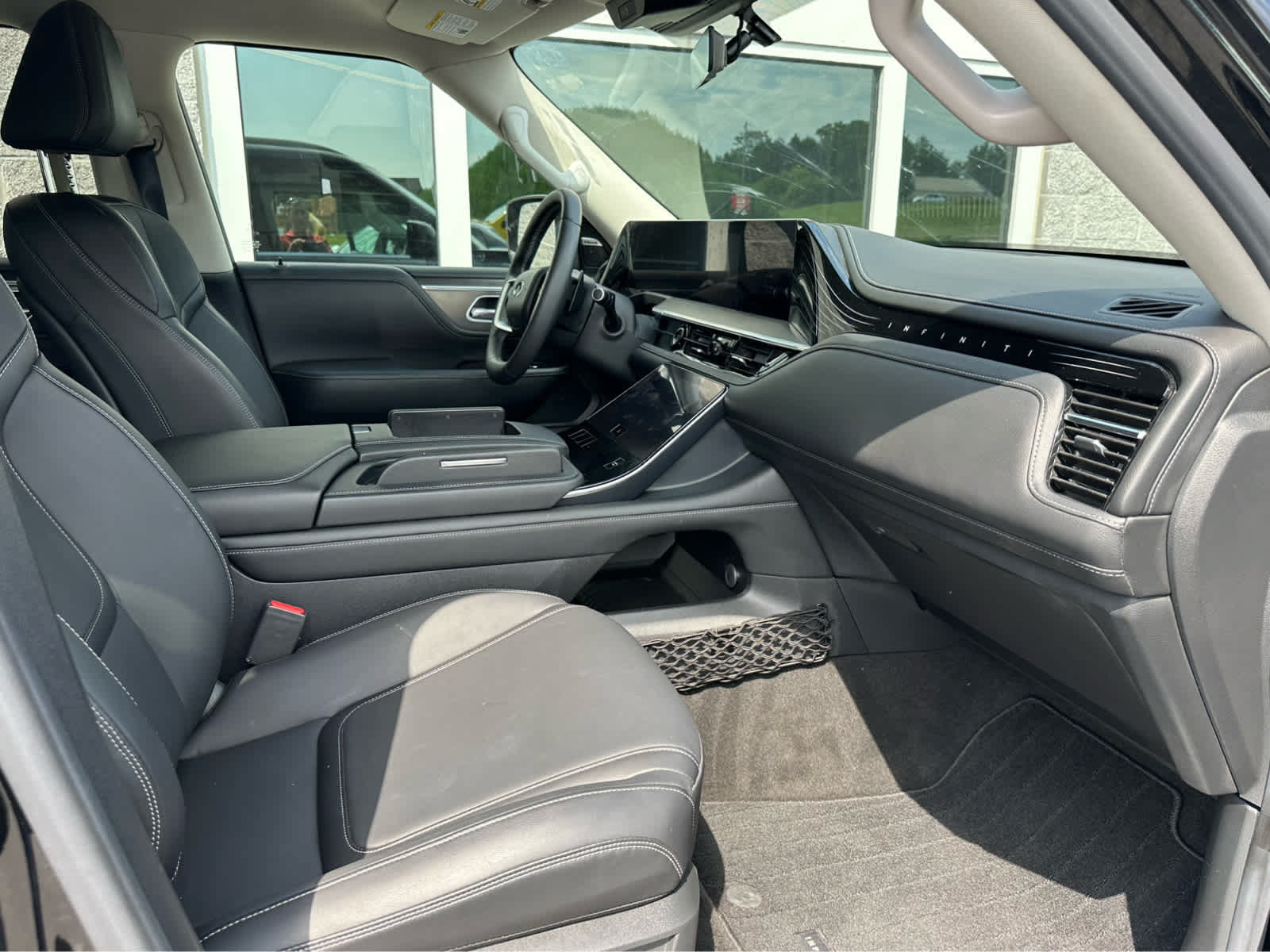 Used 2025 INFINITI QX80 Pure w/ Cargo Package AWD/4WD image 15