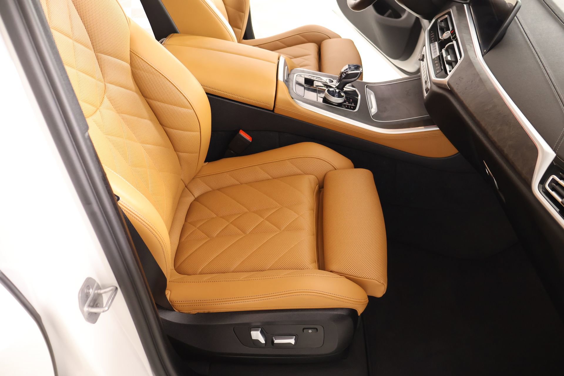 Used 2023 BMW X5 xDrive40i w/ M Sport Package image 14