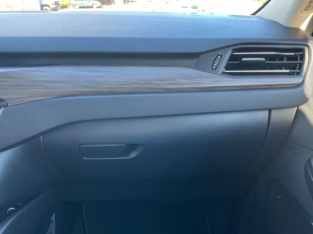 Used 2020 Ford Escape Titanium image 41