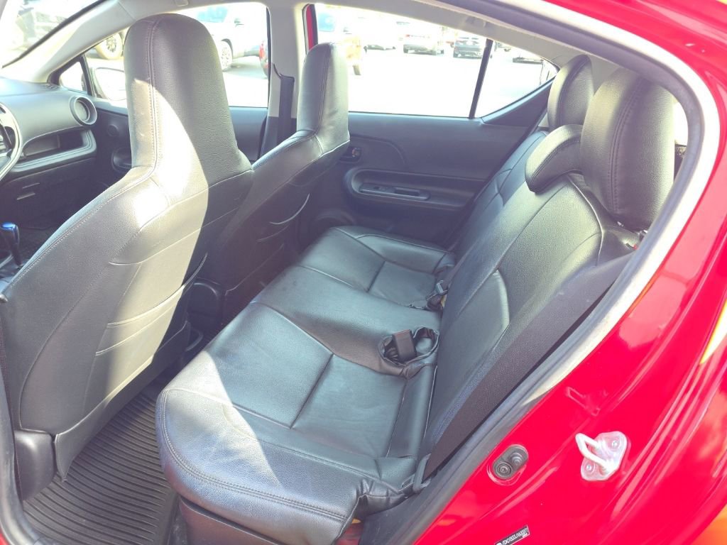 Used 2018 Toyota Prius C One FWD image 11