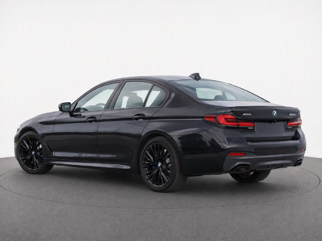 Certified 2023 BMW 530i xDrive w/ M Sport Package AWD/4WD image 4