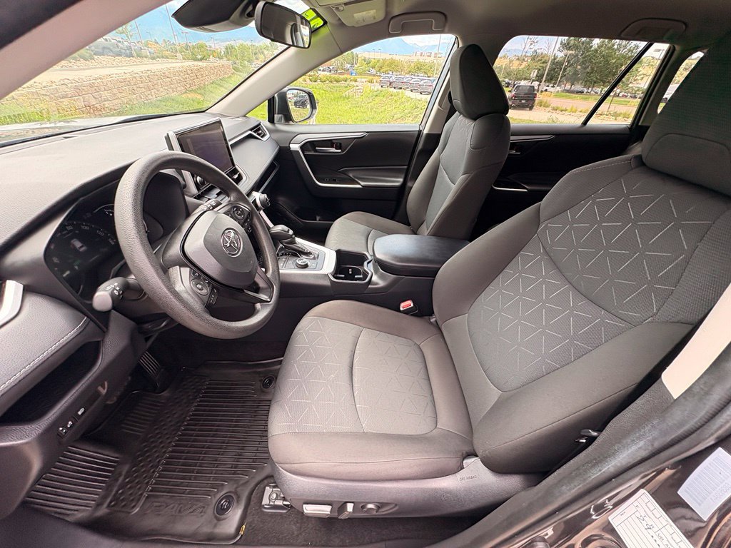 Used 2025 Toyota RAV4 XLE AWD/4WD image 11
