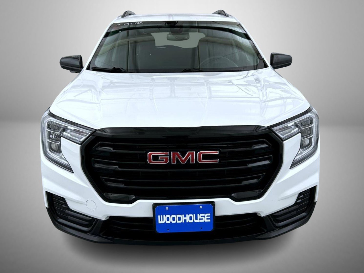 Used 2024 GMC Terrain SLE w/ Driver Convenience Package AWD/4WD image 2