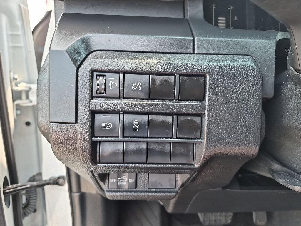 Used 2024 Toyota Tacoma SR AWD/4WD image 16