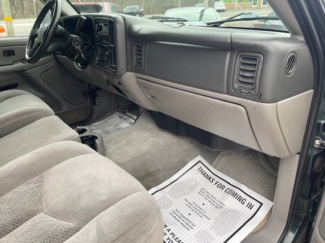 Used 2004 Chevrolet Tahoe LS RWD image 16