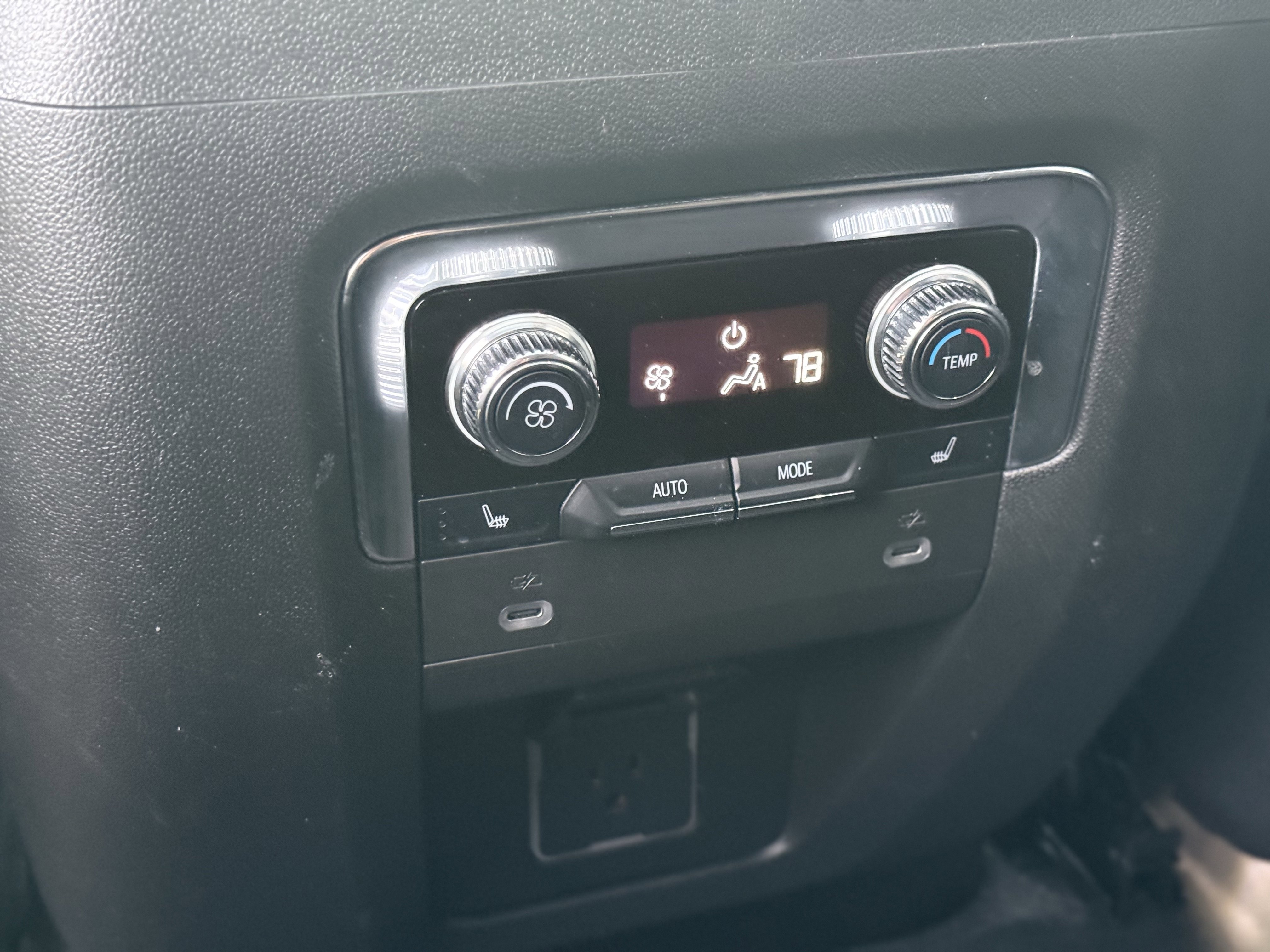 Certified 2022 GMC Yukon XL Denali image 15