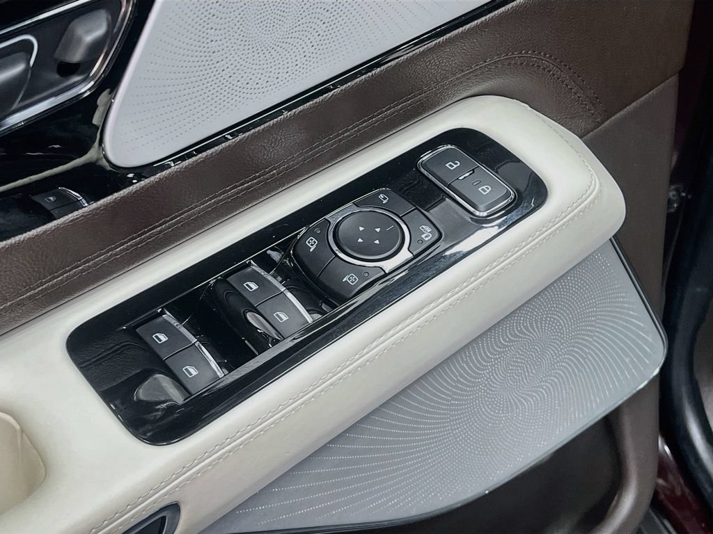 Used 2023 Lincoln Aviator Black Label AWD/4WD image 18