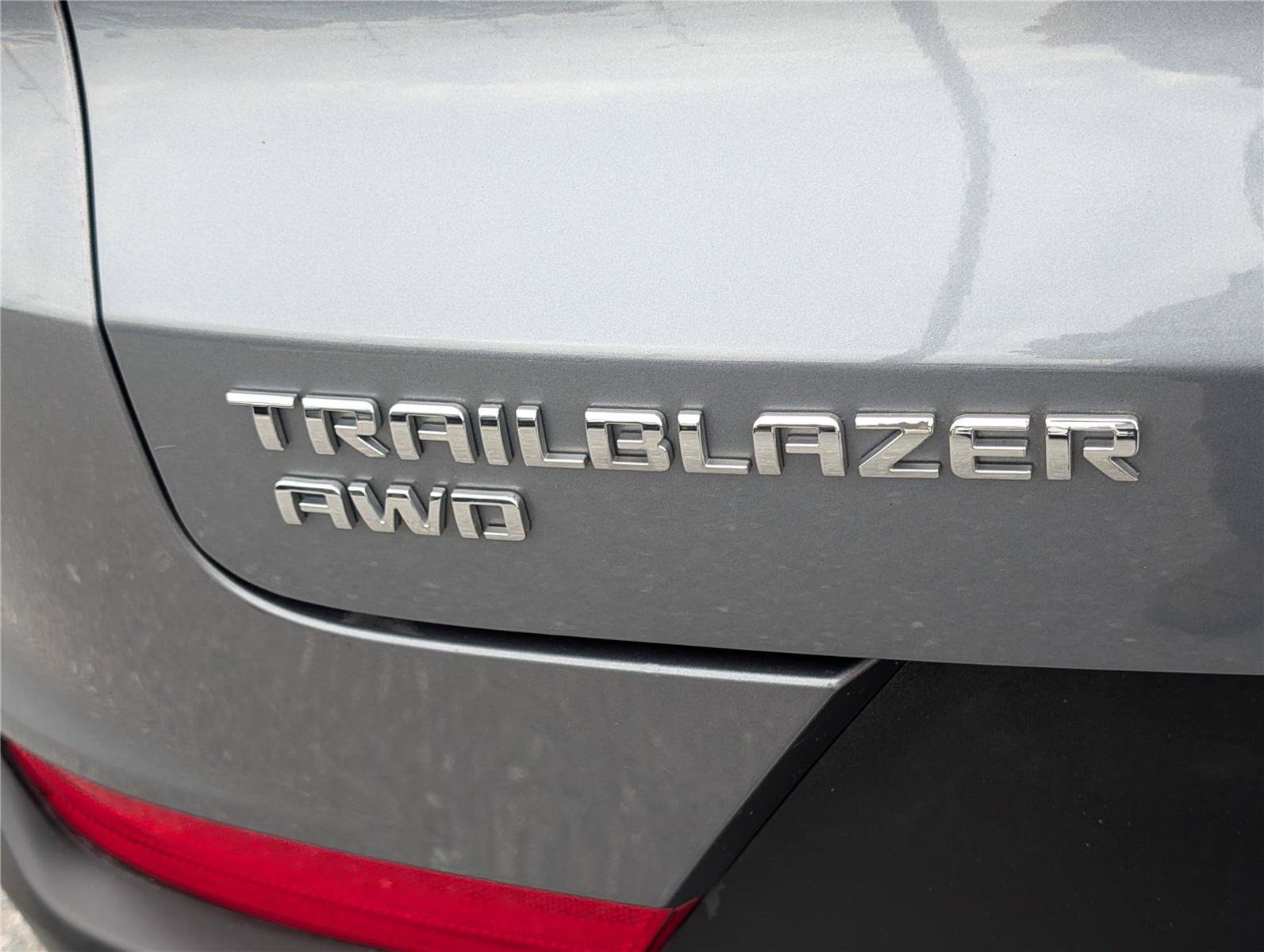 Used 2022 Chevrolet TrailBlazer LT w/ Convenience Package AWD/4WD image 9