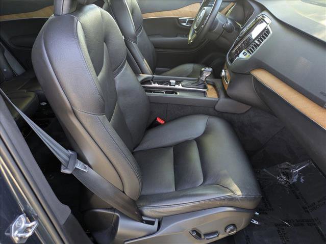 Used 2022 Volvo XC90 T6 Momentum w/ Advanced Package image 23