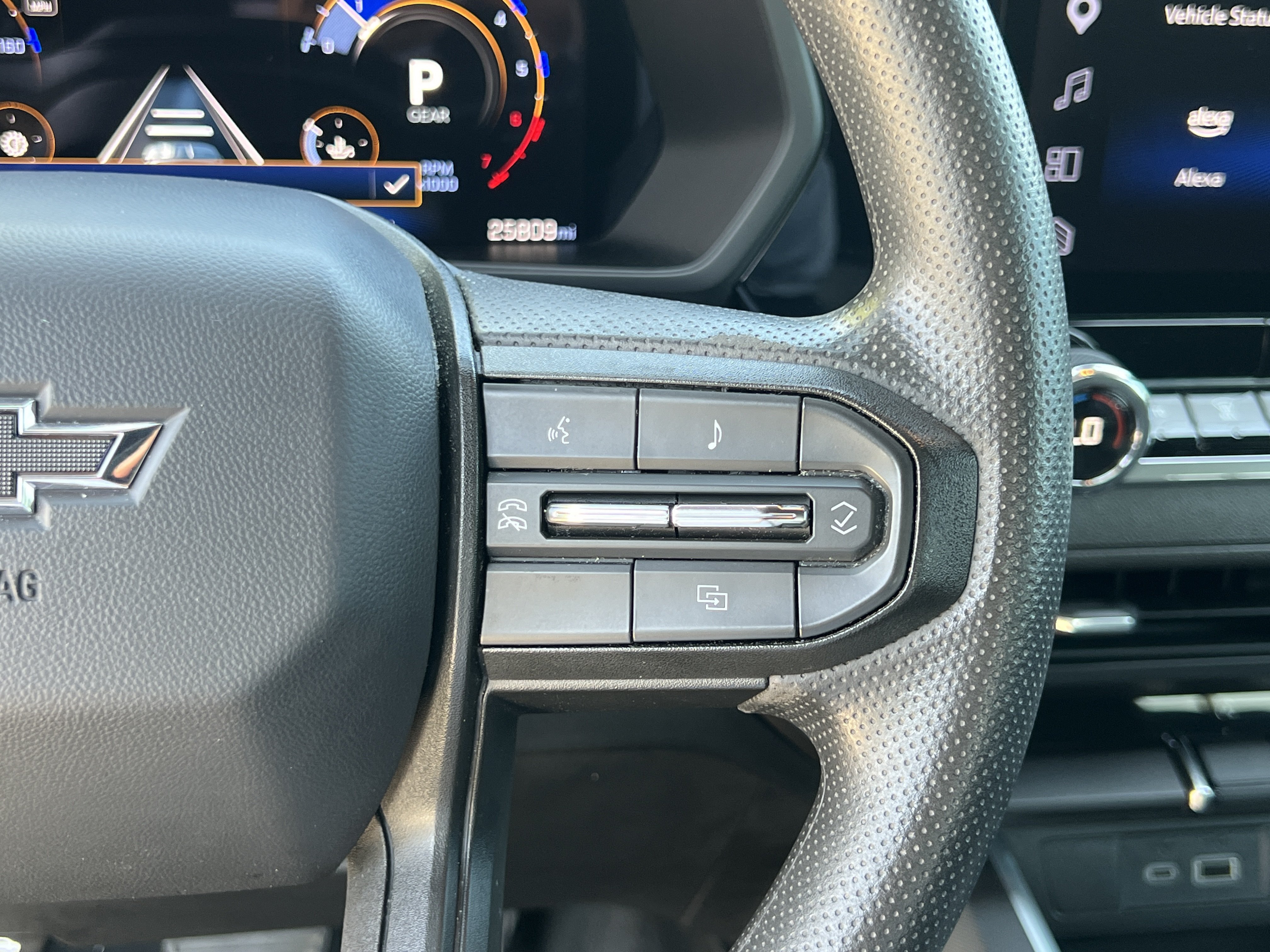 Used 2025 Chevrolet Colorado Trail Boss AWD/4WD image 15