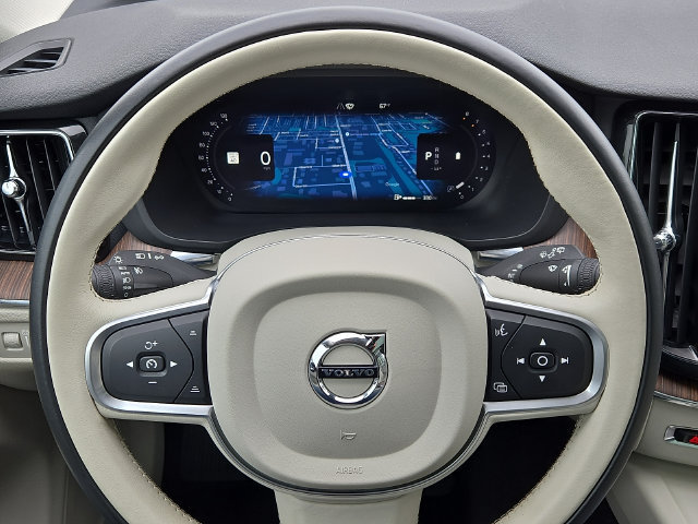 Used 2022 Volvo XC60 B5 Momentum w/ Climate Package AWD/4WD image 20