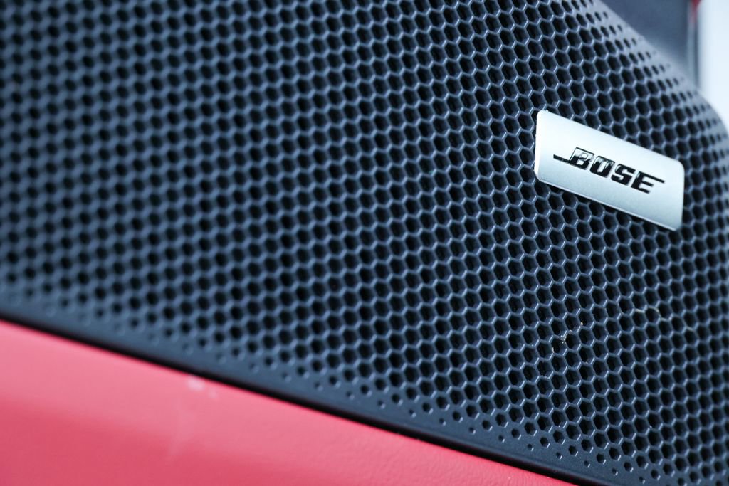 Certified 2025 Porsche Macan 4 Electric image 33