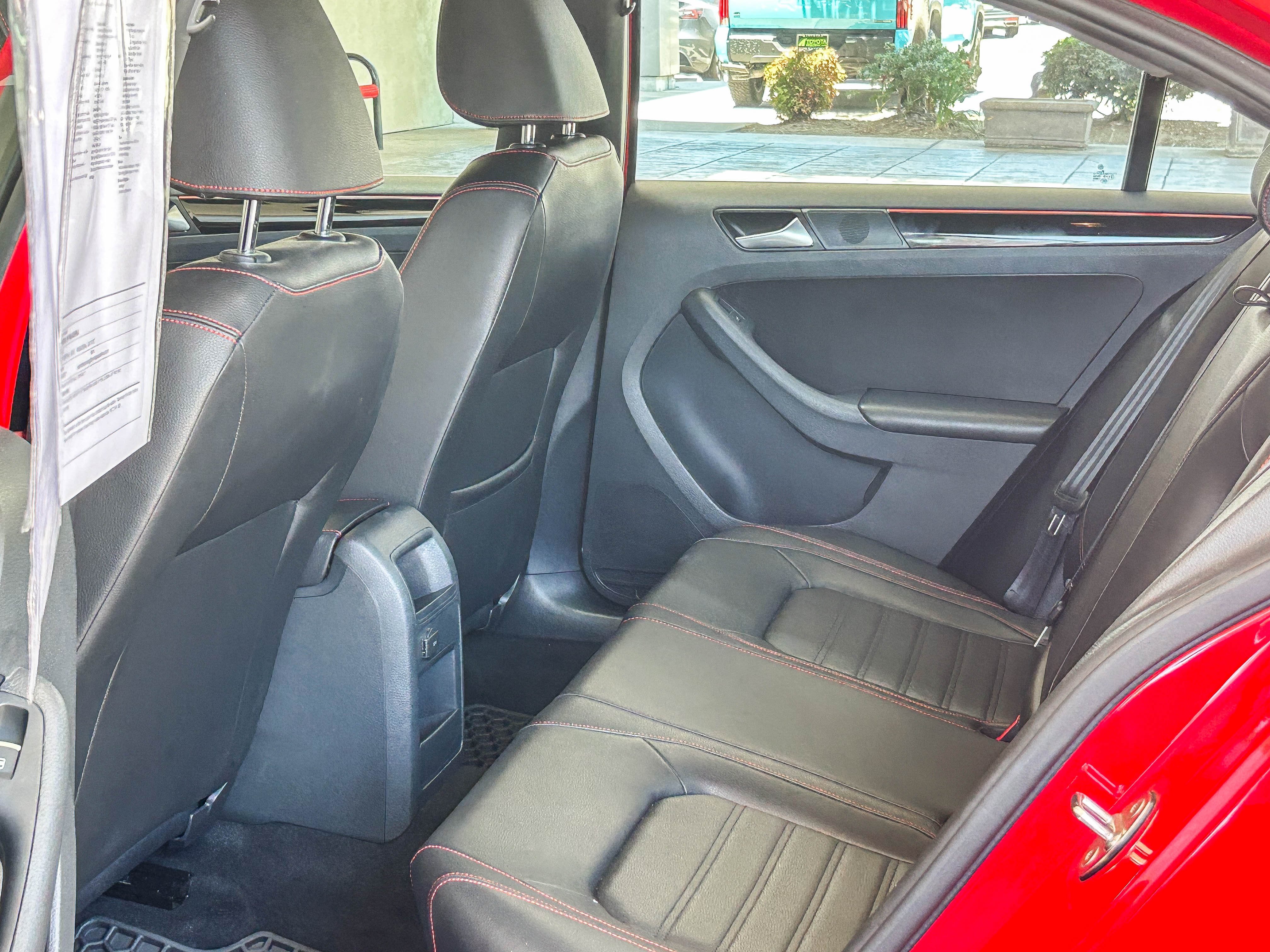 Used 2017 Volkswagen Jetta GLI FWD image 18