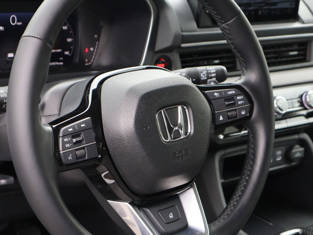 Certified 2025 Honda Pilot Elite image 18