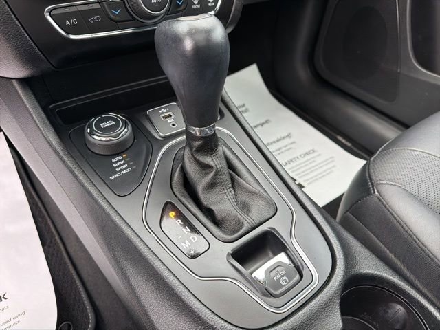 Used 2021 Jeep Cherokee Latitude Lux 80th Anniv w/ Quick Order Package 26U 80TH image 21