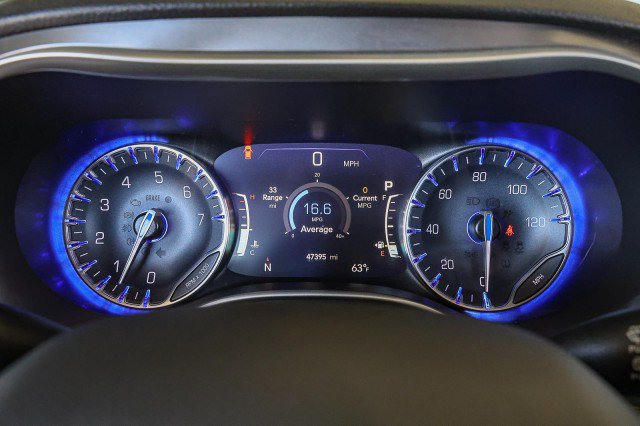 Used 2021 Chrysler Pacifica Touring-L FWD image 23