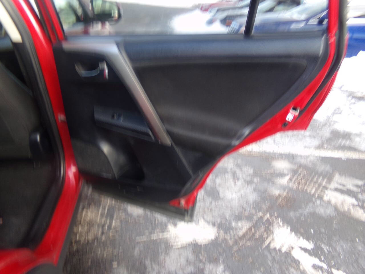 Used 2015 Toyota RAV4 XLE w/ Outdoor Package AWD/4WD image 26