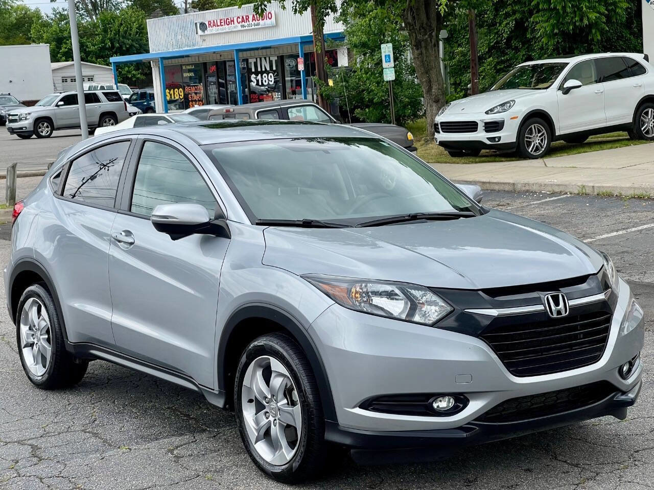Used 2017 Honda HR-V EX image 1