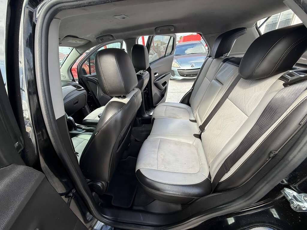 Used 2020 Chevrolet Trax LT w/ Driver Confidence Package FWD image 15