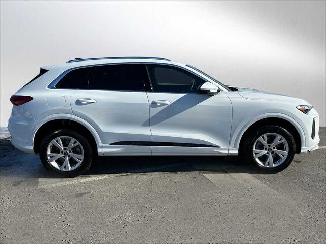 Used 2025 Audi Q5 Premium AWD/4WD image 2