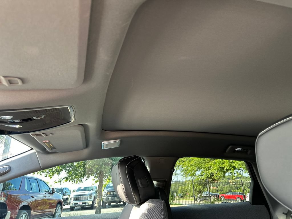Used 2025 Cadillac Optiq Sport 1 w/ LPO, Floor Liner Package AWD/4WD image 28