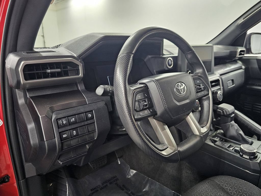 Used 2025 Toyota 4Runner SR5 AWD/4WD image 10