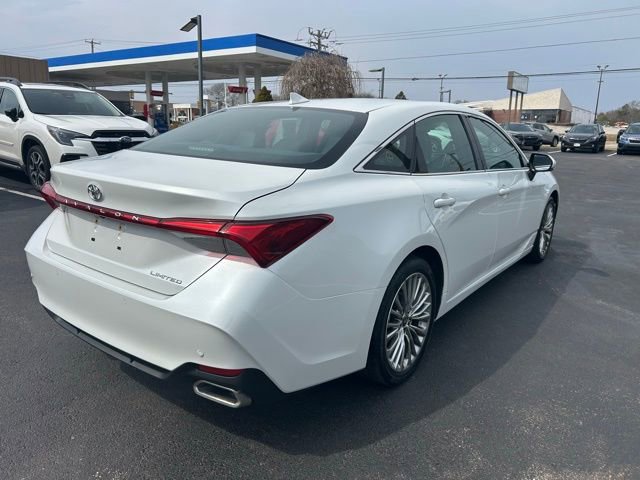Used 2022 Toyota Avalon Limited w/ Advanced Safety Package FWD image 4