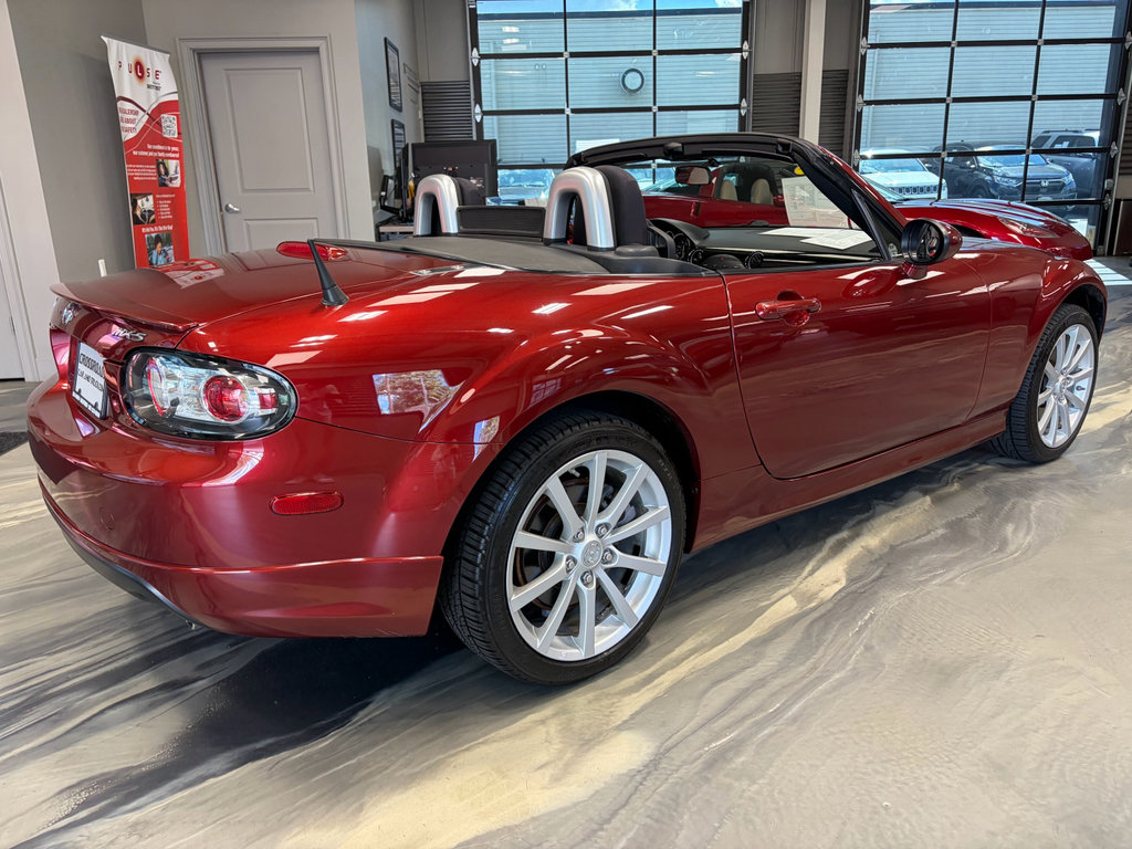 Used 2007 MAZDA MX-5 Miata Touring w/ Appearance Pkg RWD image 23