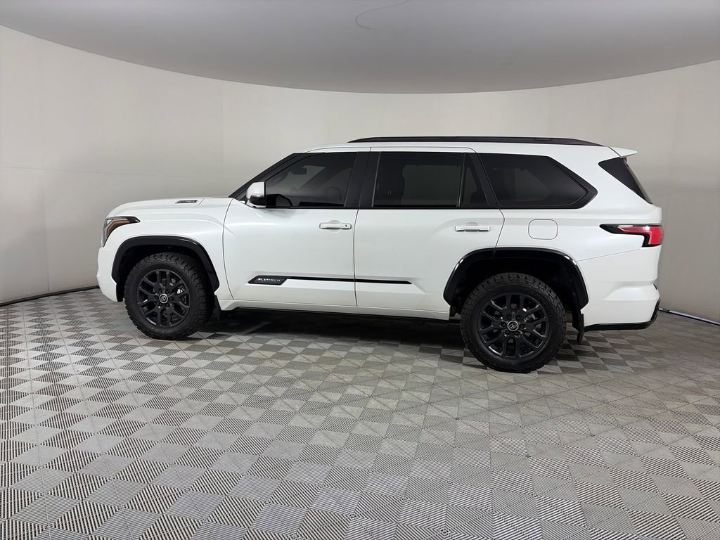 Used 2024 Toyota Sequoia Platinum AWD/4WD image 4