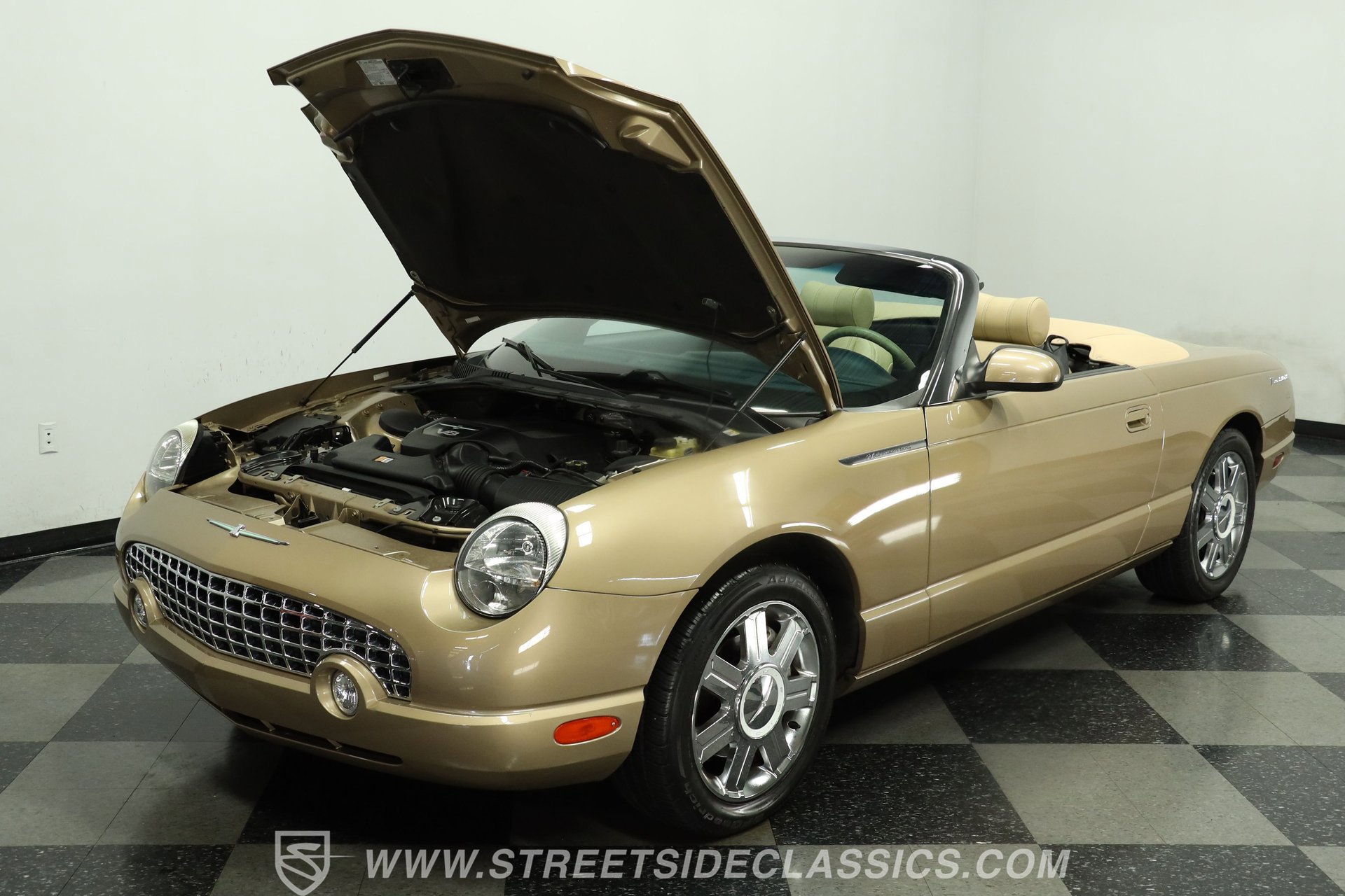 Used 2005 Ford Thunderbird RWD image 29