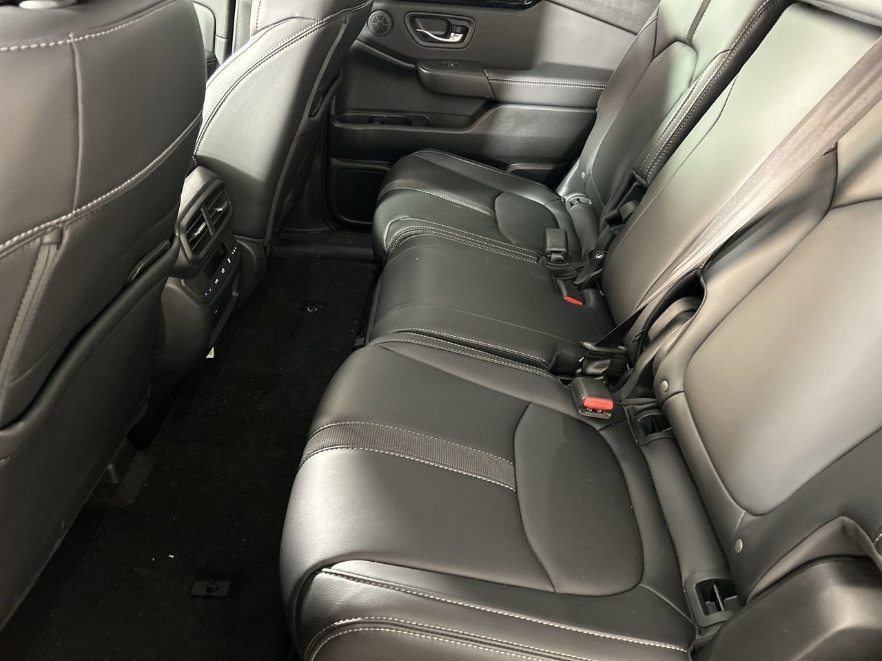 Used 2024 Honda Pilot Touring image 24