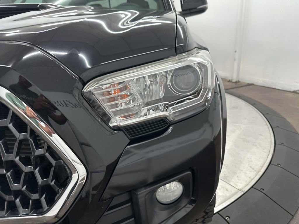 Used 2019 Toyota Tacoma TRD Sport w/ Technology Package image 27