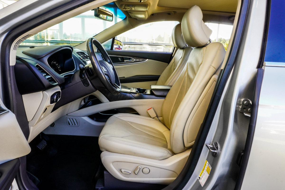 Used 2017 Lincoln MKX Reserve FWD image 36