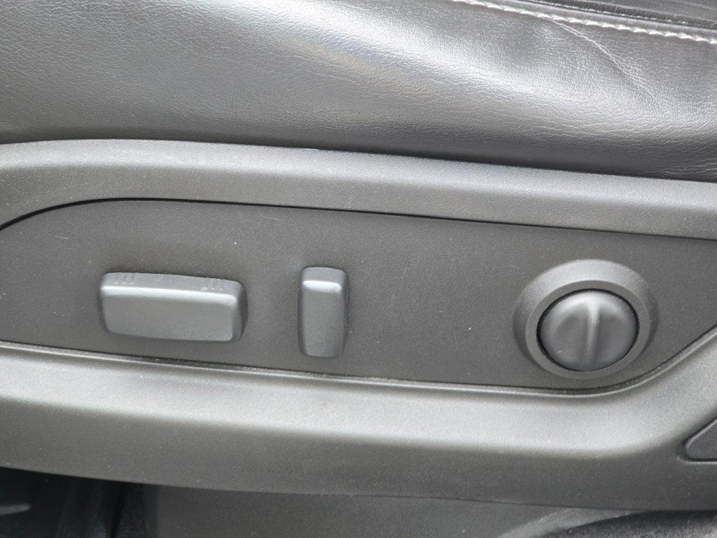 Used 2015 Chevrolet Traverse LTZ AWD/4WD image 27