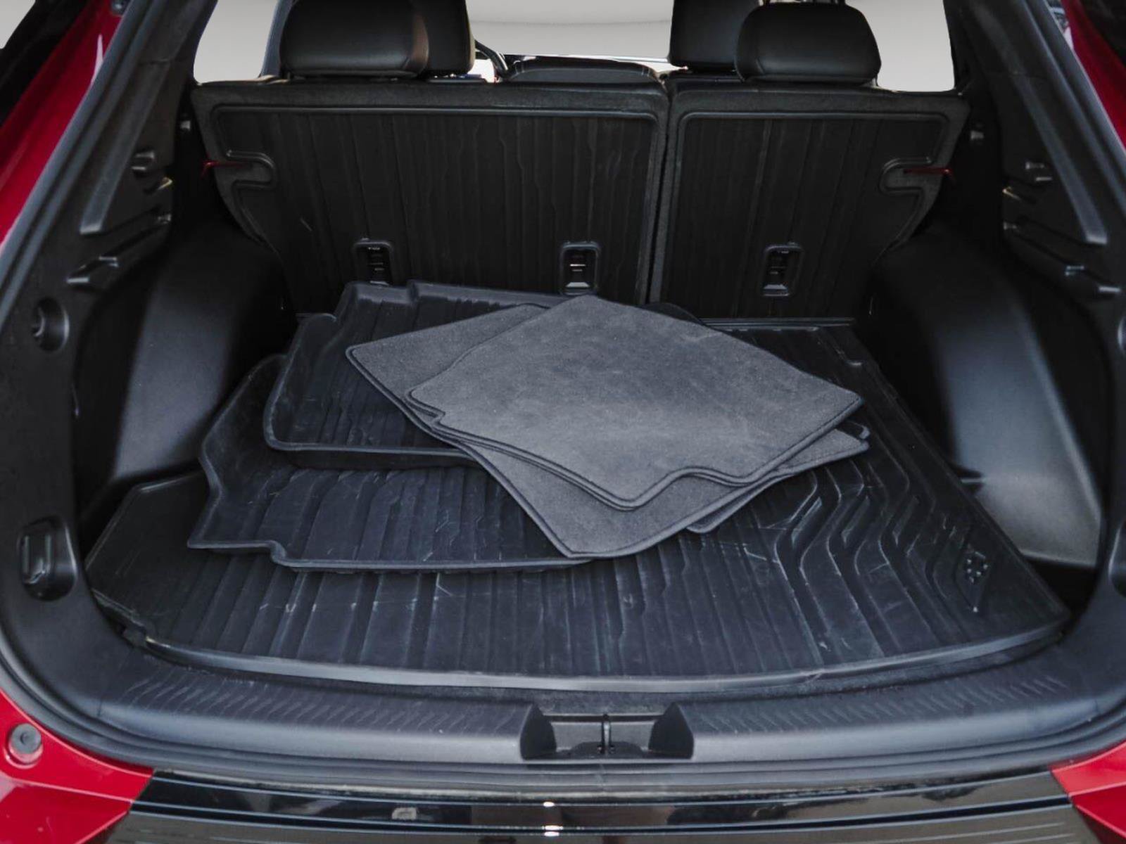 Certified 2025 Chevrolet Equinox EV LT w/ Convenience Package FWD image 9