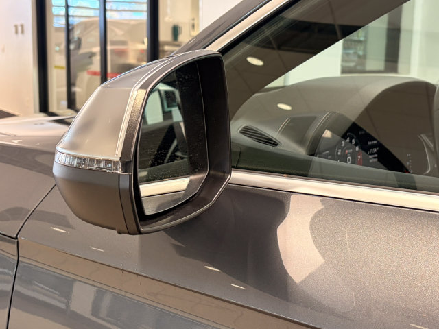 Used 2018 Audi SQ5 Premium Plus w/ S Sport Package AWD/4WD image 8