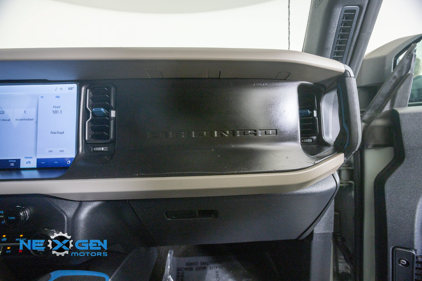 Used 2024 Ford Bronco Wildtrak AWD/4WD image 9