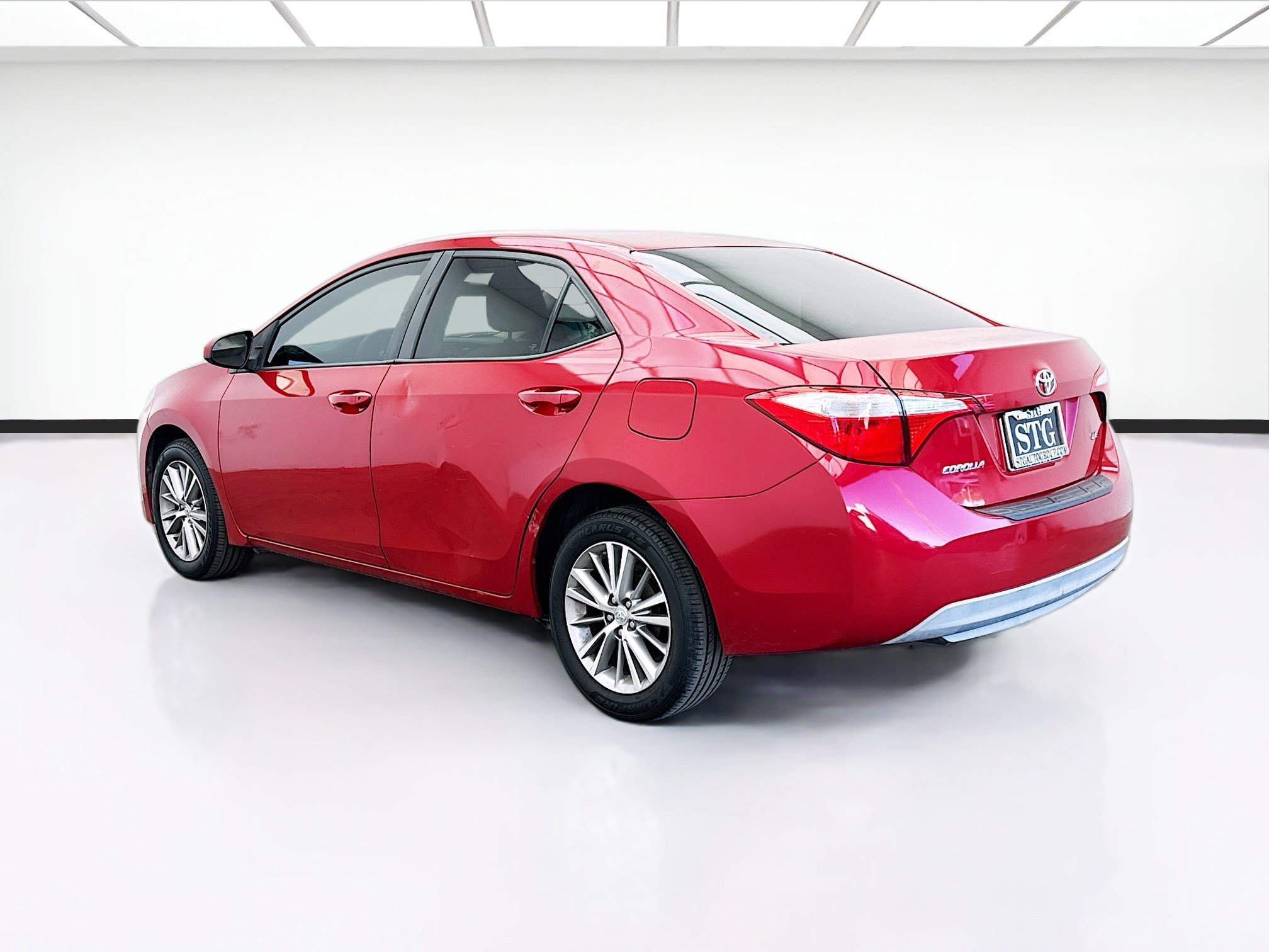 Used 2015 Toyota Corolla LE image 6